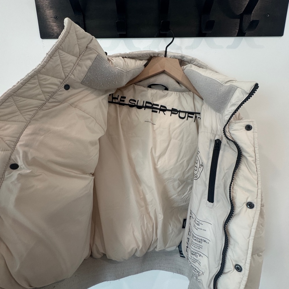 Aritzia Super Puff Bomber - Pearl Matte - Picture 6 of 7